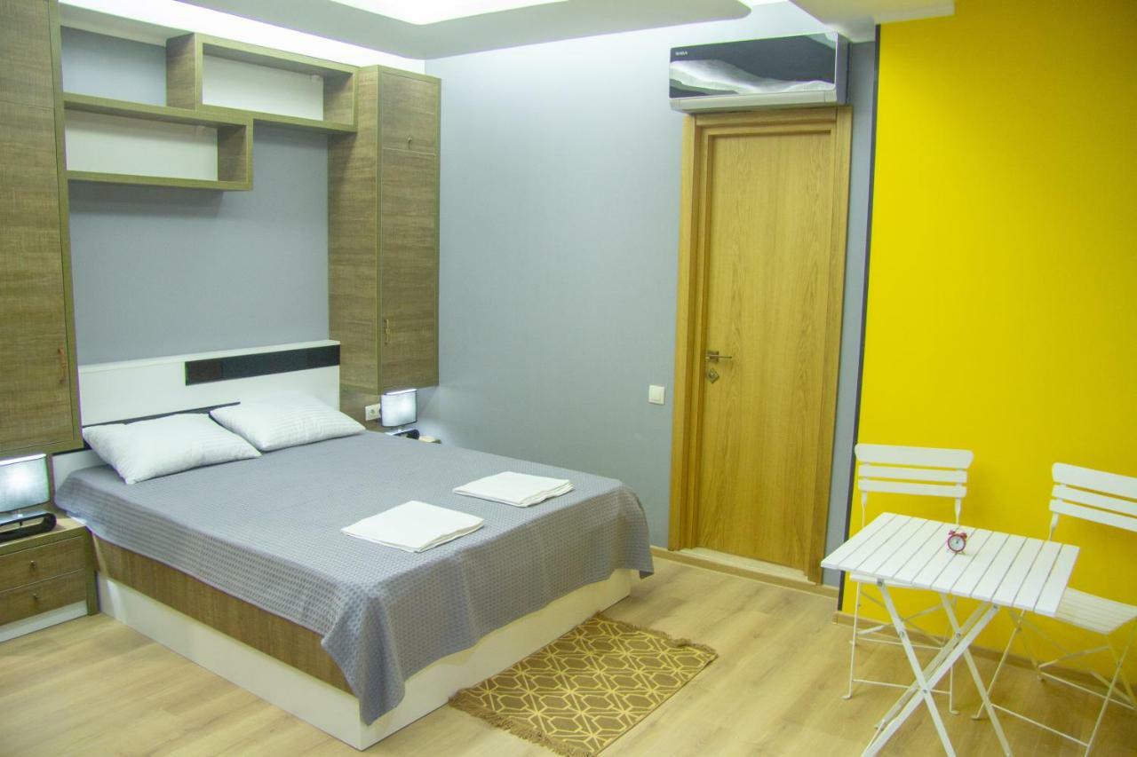 Batumi Hotel R&M Exterior photo