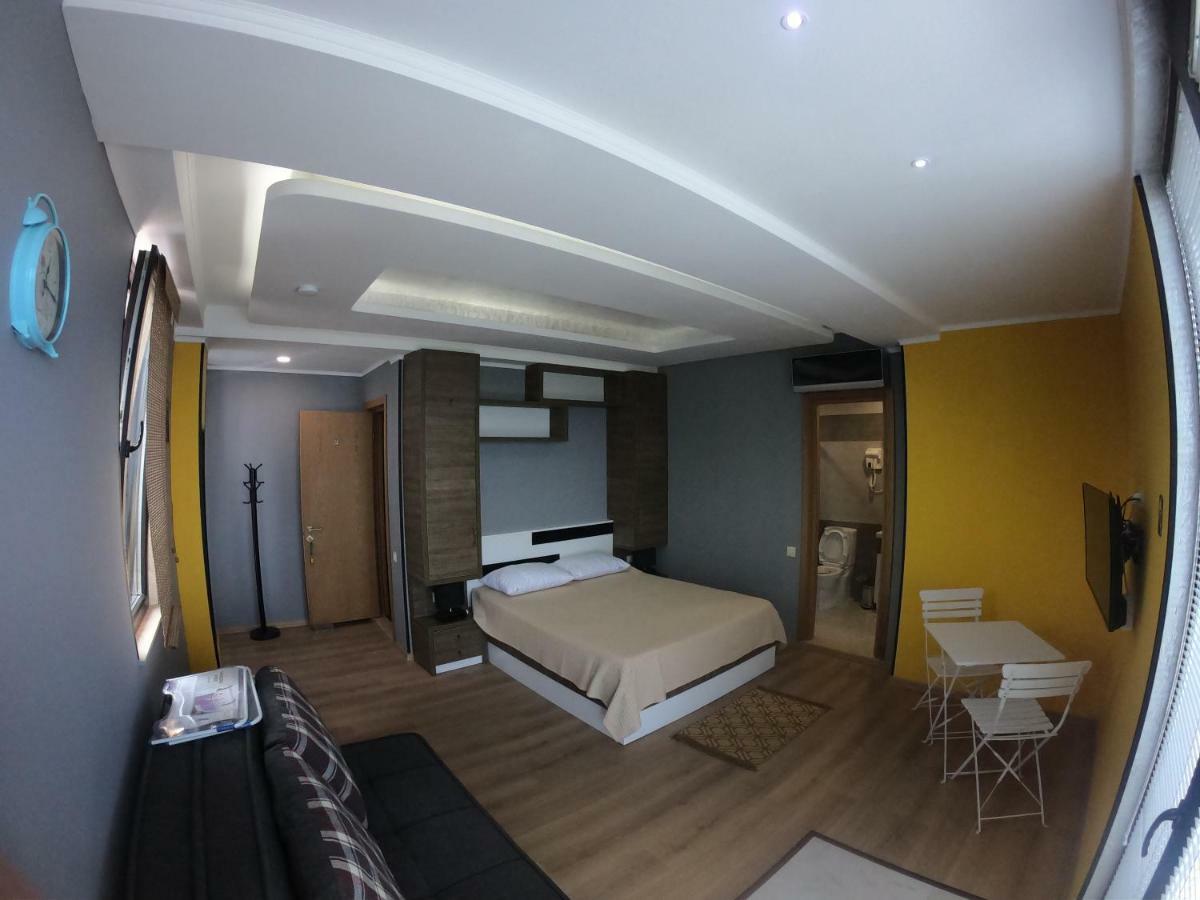 Batumi Hotel R&M Exterior photo