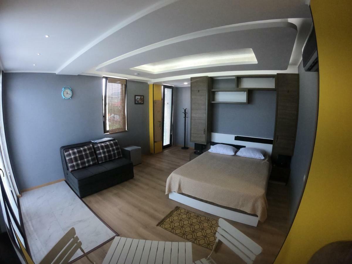 Batumi Hotel R&M Exterior photo