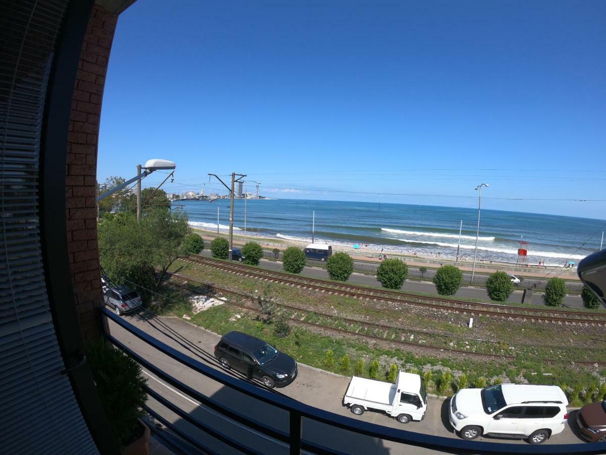 Batumi Hotel R&M Exterior photo